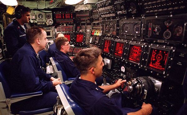 800px USS Seawolf SSN 21 Control Room HighRes 600x369 - Why do I need an Industrial Computer?