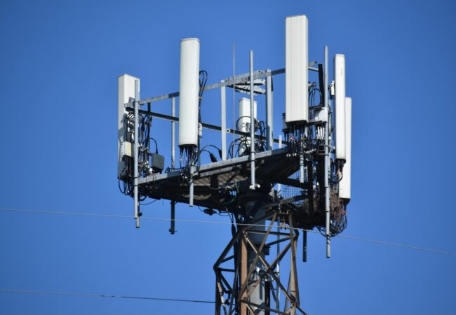 cell tower gd300aaca9 1920 650x450 - Navigating the wireless standards universe